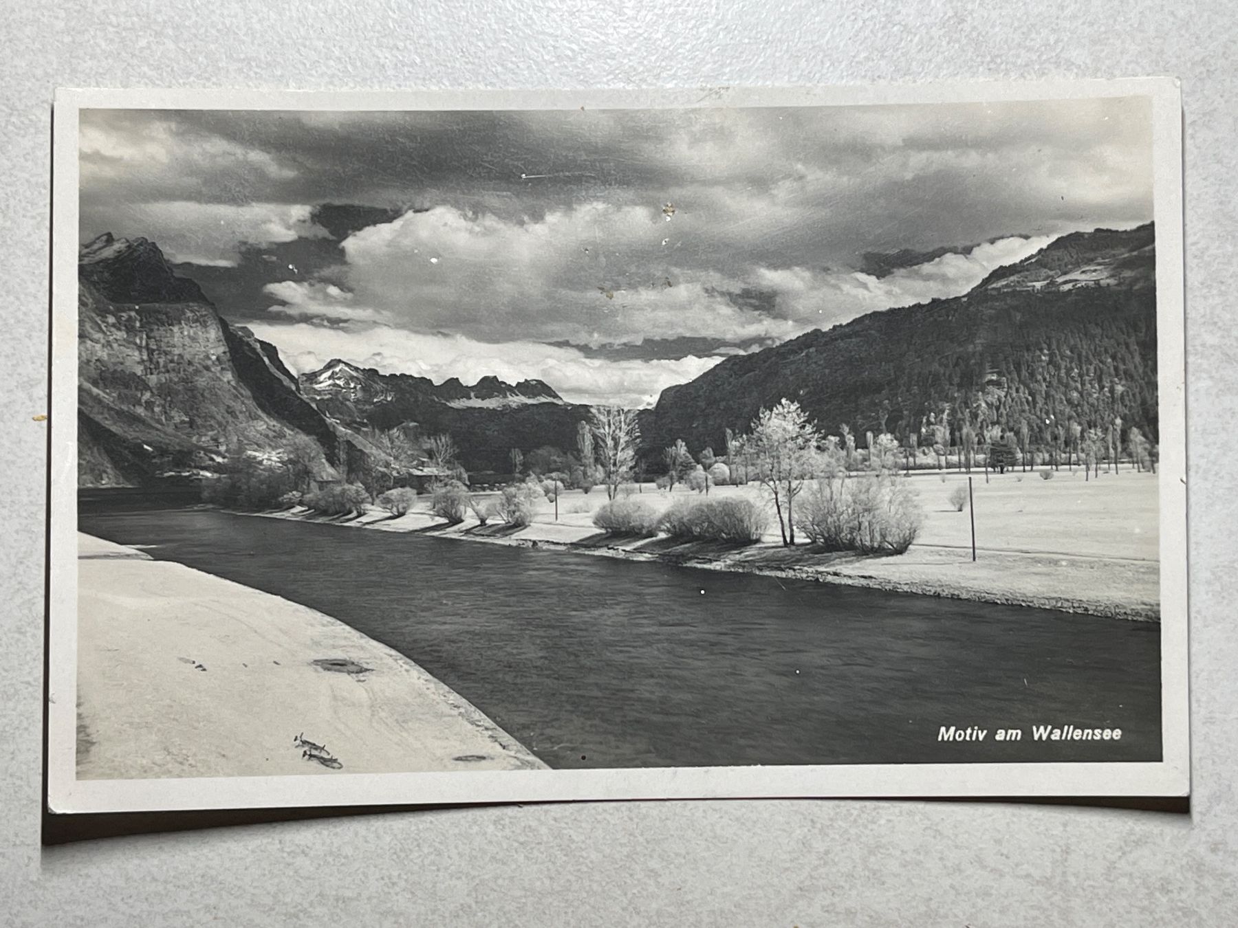 Cartoline postali: Alte Ansichtskarte "Motiv am Wallensee" – Usato da Strengelbach venduto da Aschatan5