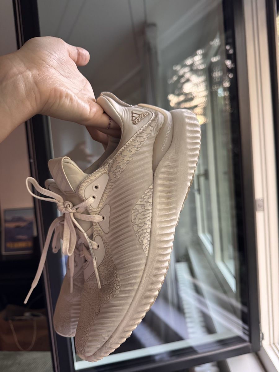 Adidas Damenschuhe:     Adidas Alphabounce+ White/Cream  – Gebraucht aus Zürich von ari_cr2f 2