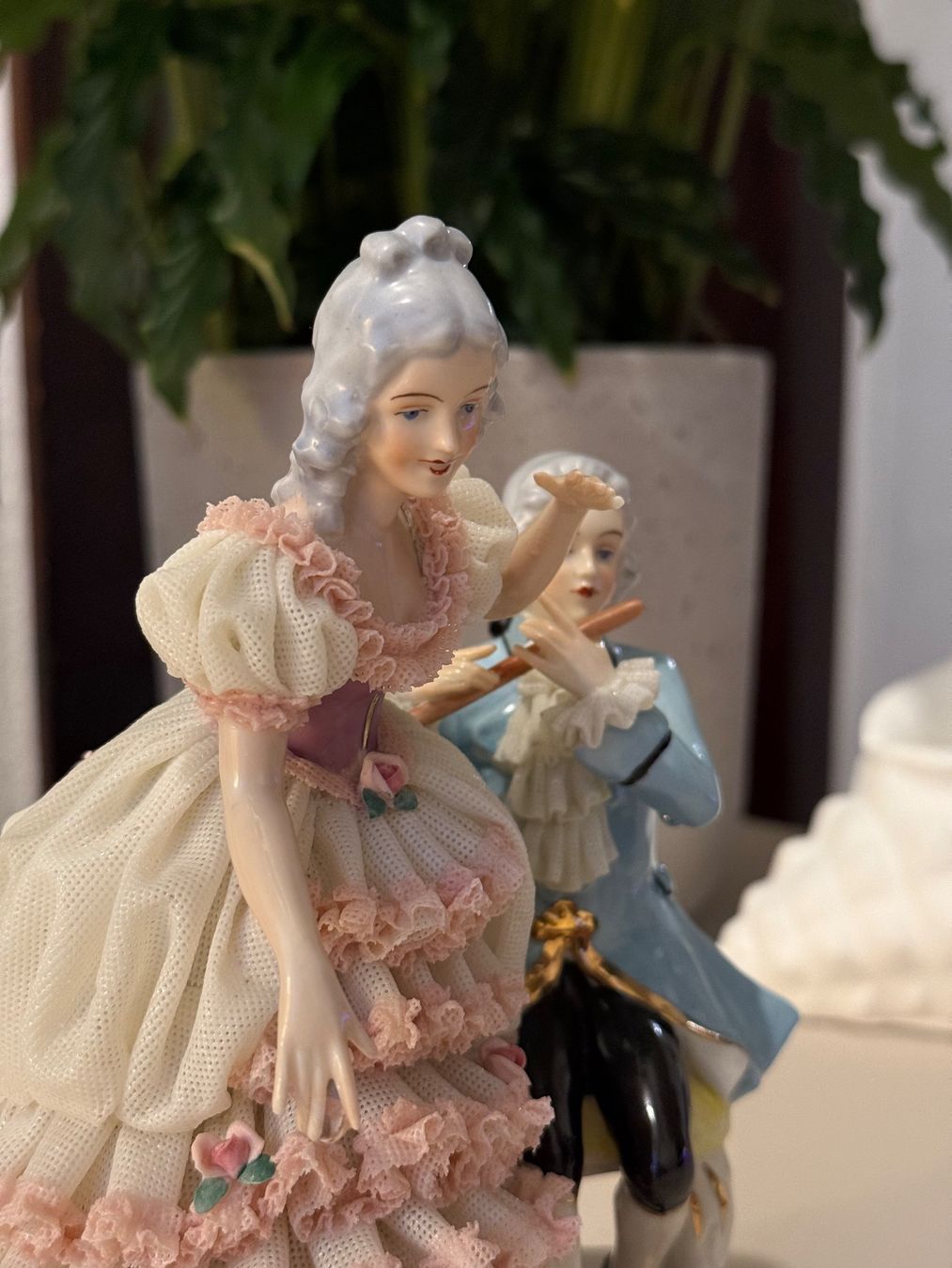 Statuette: Vintage Capodimonte Porcelain Figurine – Usato da Clarens venduto da vat_2x6j 3