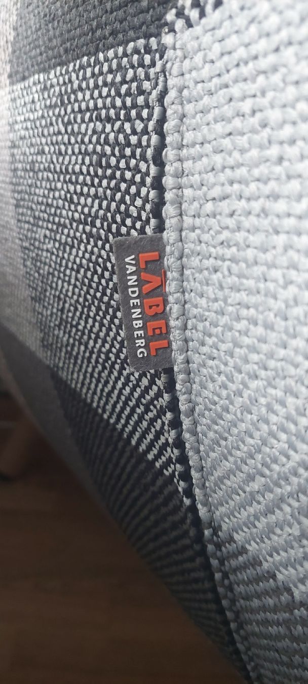 Divani: dreier Sofa Couch – Usato da Zürich venduto da Mulholland..Dr 3