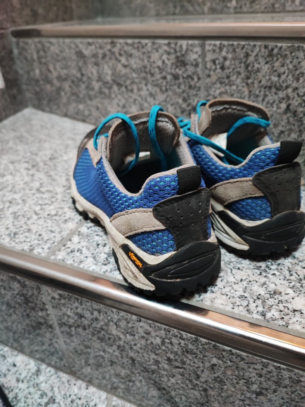 Scarpe per ragazzi: Trekkingschuhe  Grösse 37 – Usato da Grabs venduto da Margelchopf1 1