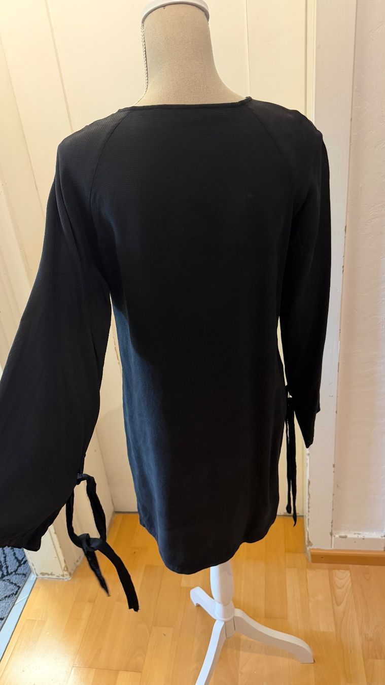Kleider: Schönes Kleid von Minimum – Gebraucht aus Schaffhausen von _queen_c 1