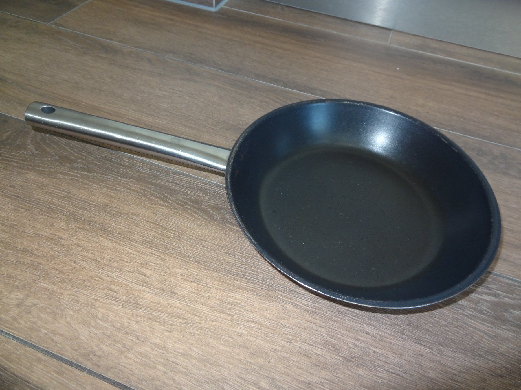 Ikea Pfannen: Poêle antiadhésive 24cm – Gebraucht aus Satigny von salvatore73