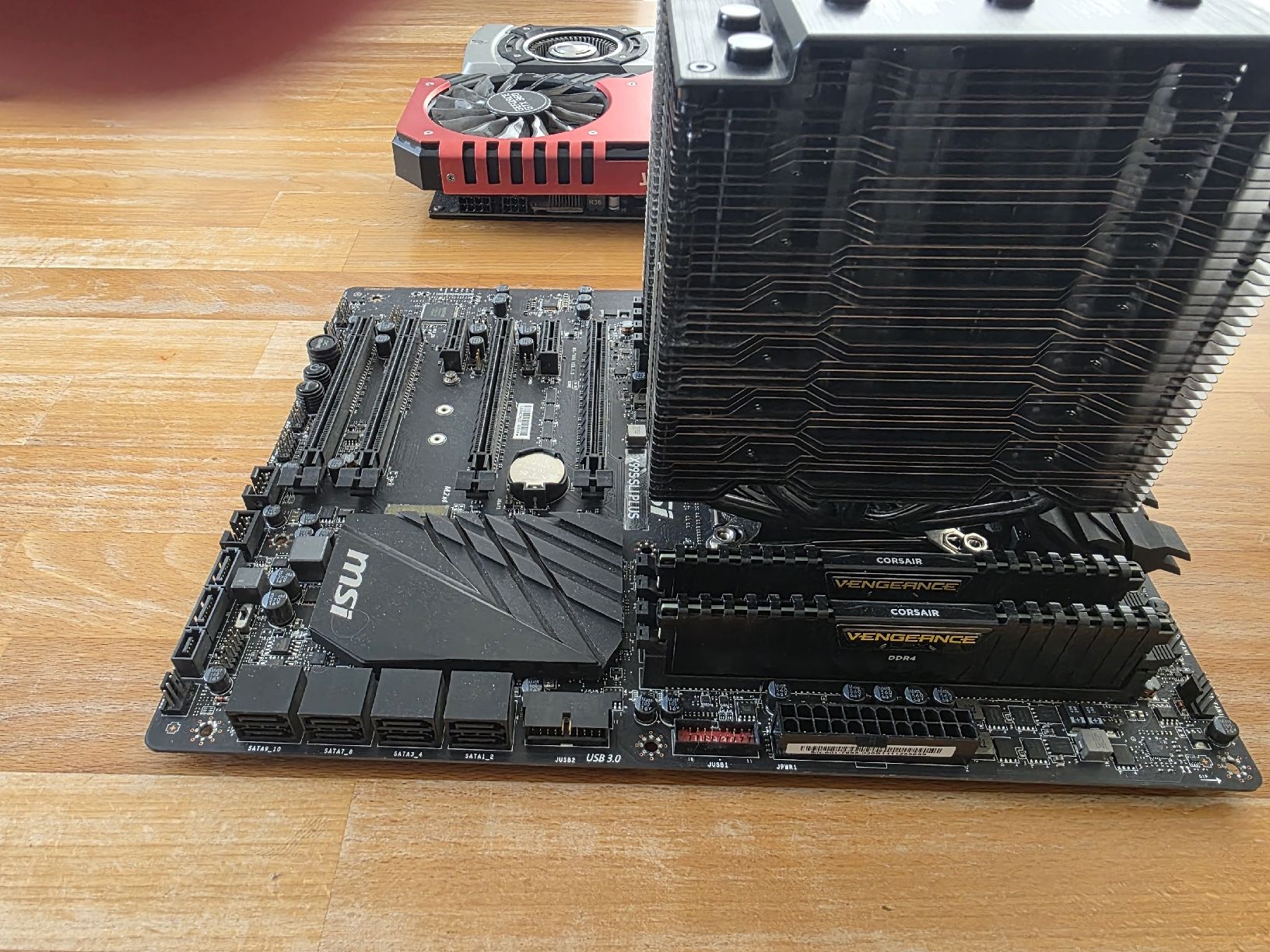 PC: Mainboard mit zwei Grafikkarten – Usato da Stein AR venduto da Marvelgirl2001 2