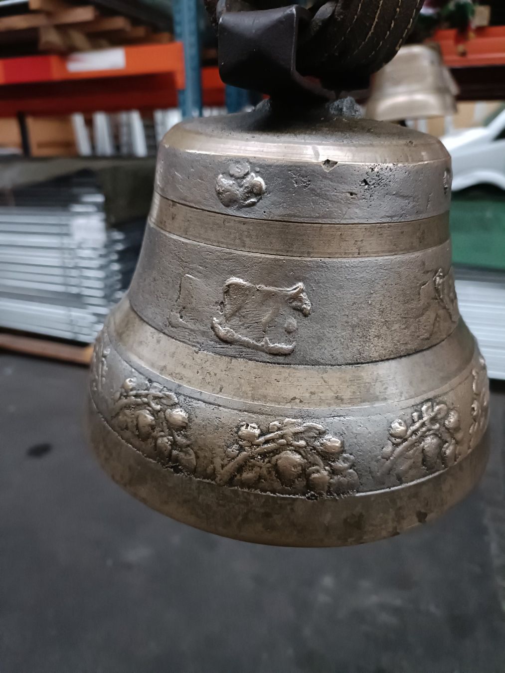 Glocken & Treicheln: Sehr seltene Antike Glocke. – Gebraucht aus Däniken SO von sgoldvreni 7