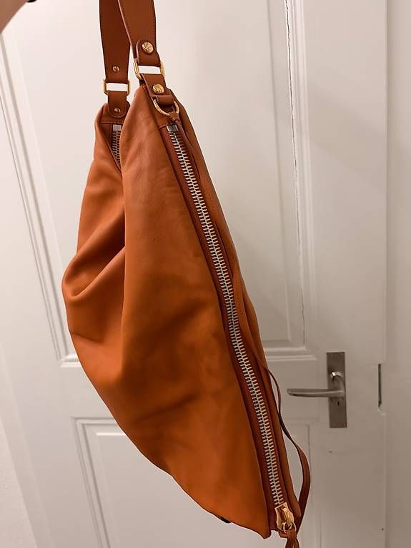 Taschen für Damen: Grosse Ledertasche  – Neu und originalverpackt aus Basel von yet_7svp 2
