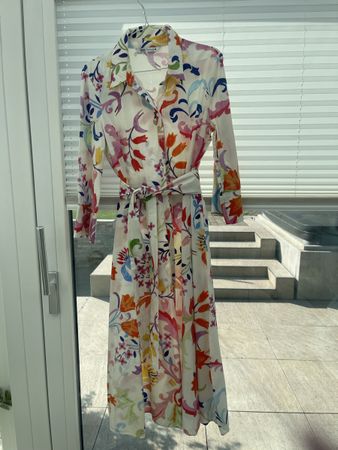 Kleid von Zara, Blumenmuster, Gr. XL