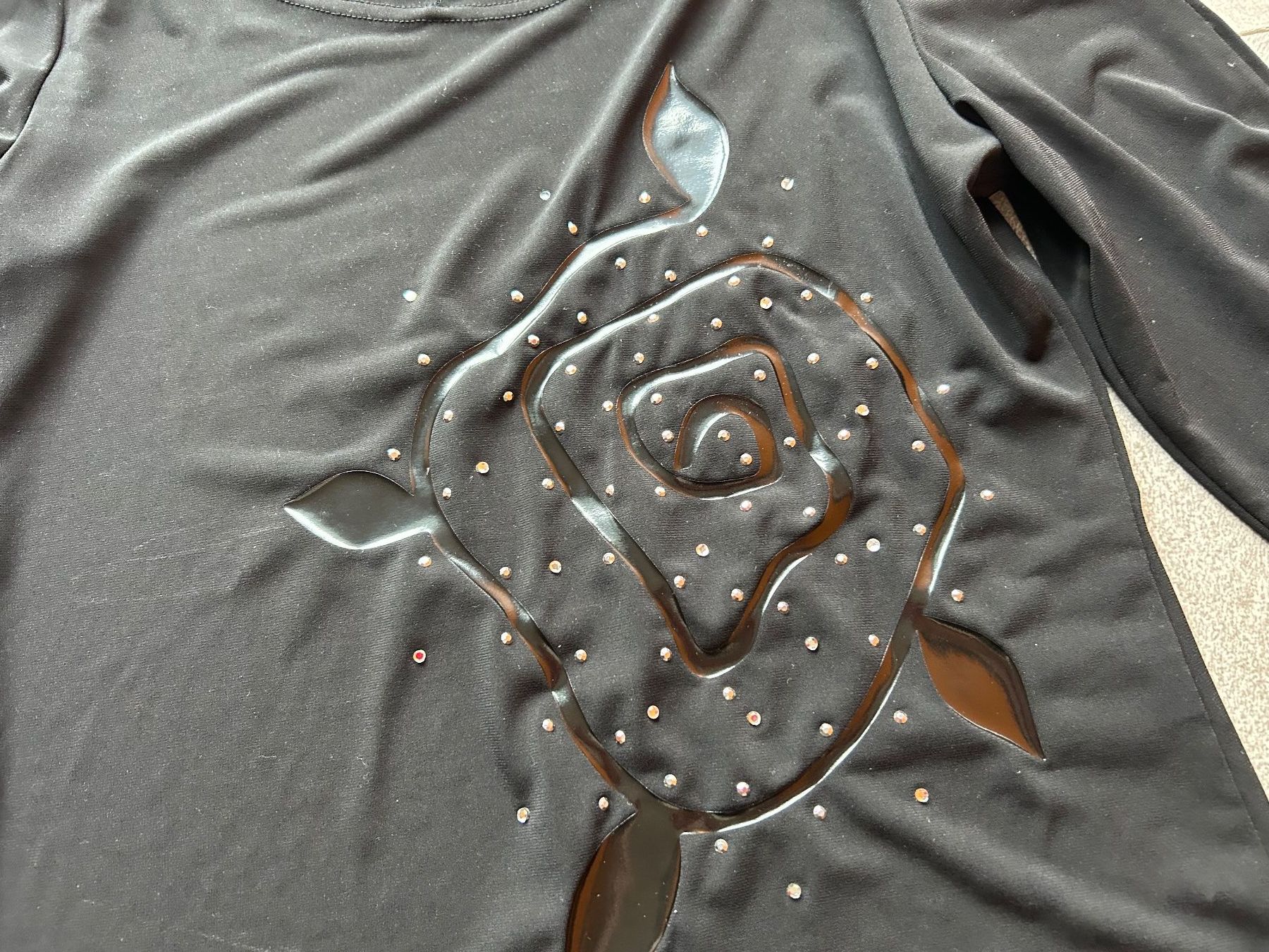 T-shirt: Shirt langarm fleur de rose noire GR. M – Usato da Arbedo venduto da nadia1973 1
