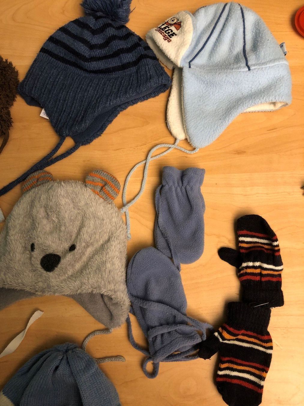 Sonstige Jungenkleidung: Mützen-Handschuhe Paket Gr.62 – Gebraucht aus Obergerlafingen von cabo4 2