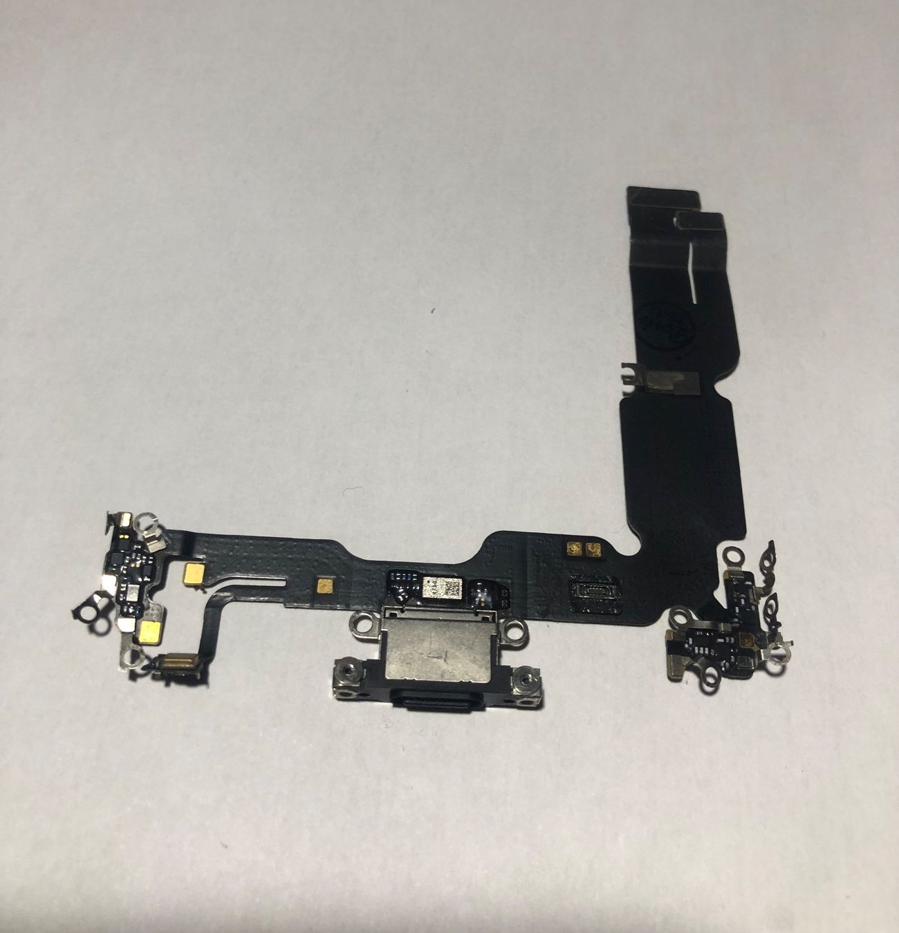 Apple Caricabatterie: Connecteur de charge Iphone 15 plus originale – Nuovo e nell'imballaggio originale da Leukerbad venduto da ray_lyv7