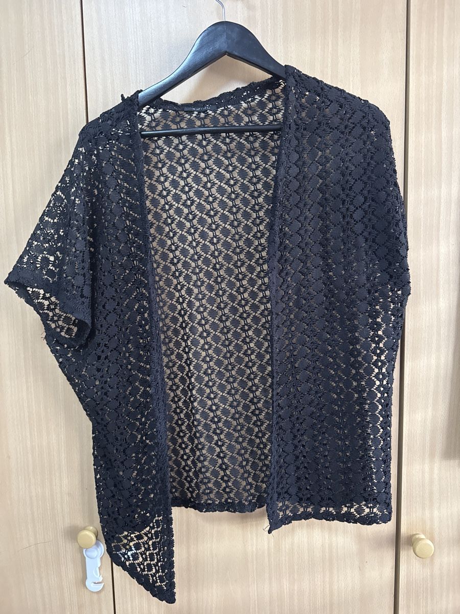 Jacken: Strickjacke schwarz Blumenmuster Gr. M – Neu (gemäss Beschreibung) aus Thun von Vans_98