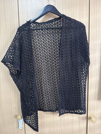 Strickjacke schwarz Blumenmuster Gr. M