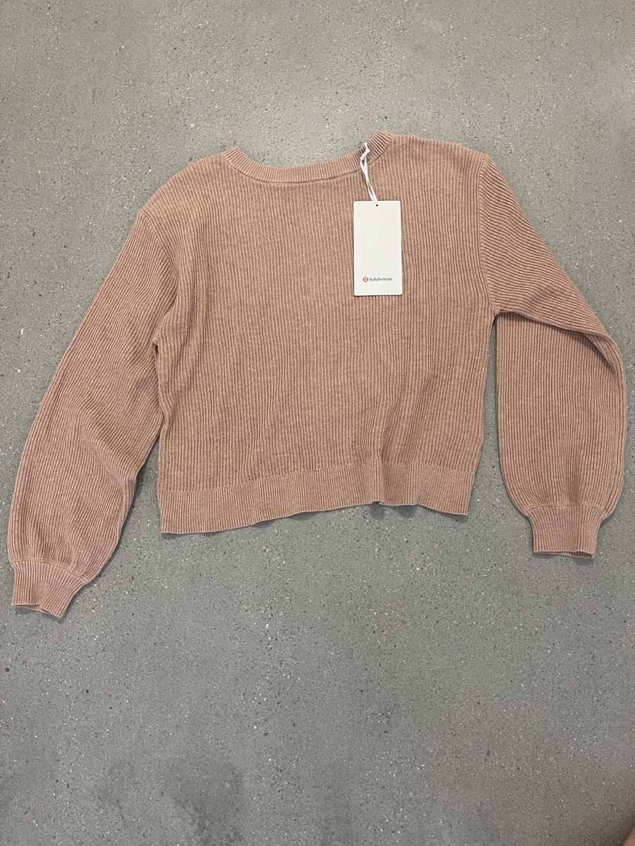 Lululemon Maglioni & Felpe: Lululemon Pullover – Nuovo (secondo la descrizione) da Dottikon venduto da kat_jk9m 1