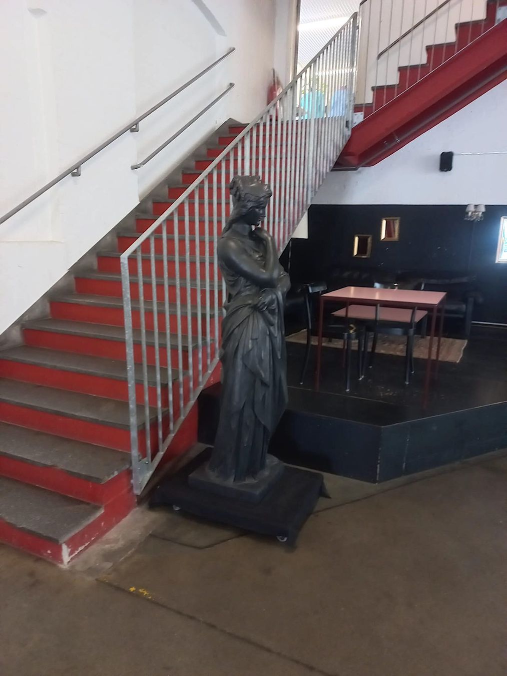 Skulpturen & Statuen: Wunderschöne klassische Figur – Gebraucht aus Kehrsatz von Heidi2700 1
