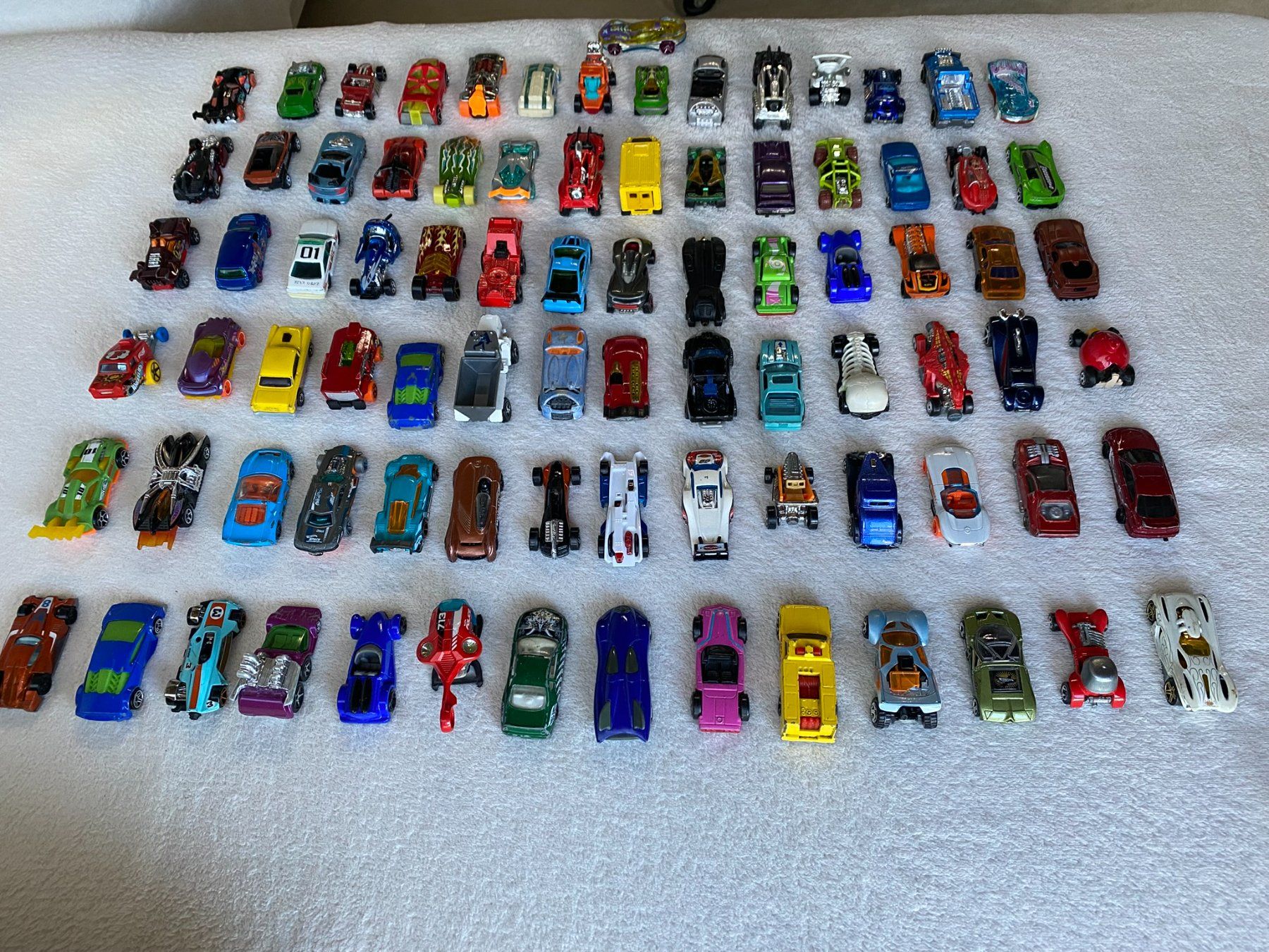 Hot Wheels Giocattoli: Sammlung 85 Hot Wheels Spielzeugautos – Usato da Spiez venduto da Mlandcruiser 9
