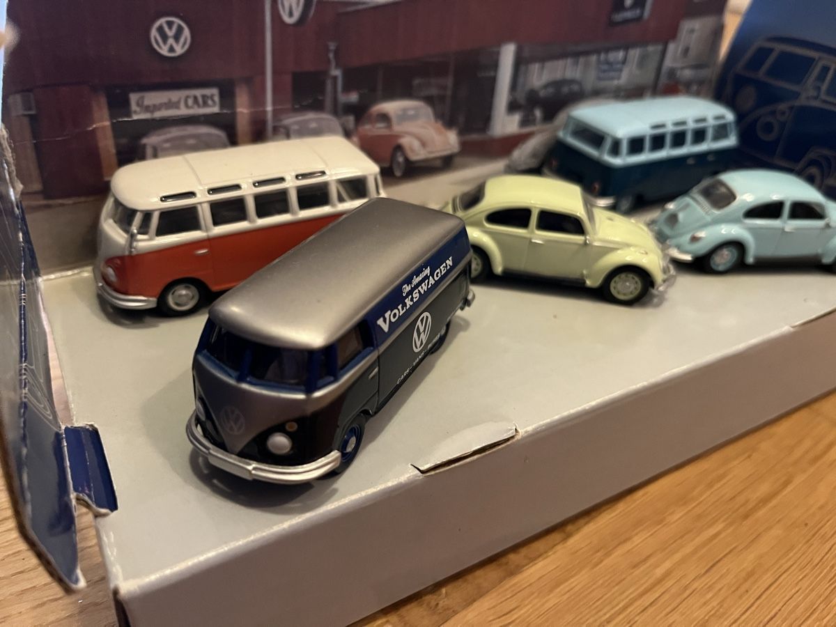Greenlight Modellini d'auto: VW Bus Set 1:64 von Greenlight Motor World – Nuovo (secondo la descrizione) da Bern venduto da hispano74 2