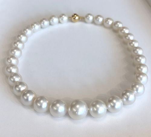 Ketten: Südsee Perlen Collier 13-16.8mm, 11900.- – Neu und originalverpackt aus Zürich von juwelier-damken 1