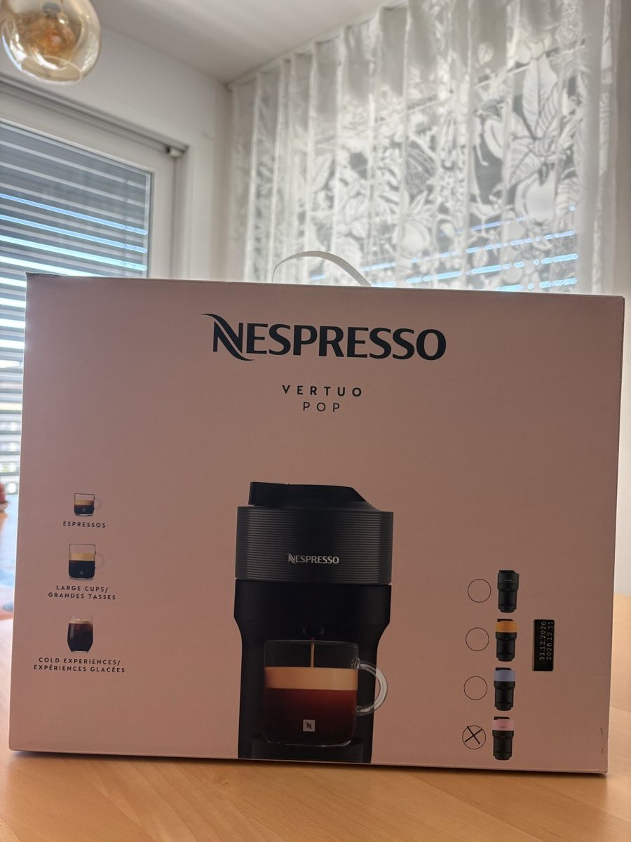 Nespresso Kaffeemaschinen & Espressomaschinen: La machine Nespresso Vertuo Pop Rose – Neu (gemäss Beschreibung) aus Monts-de-Corsier von mon_rp2m