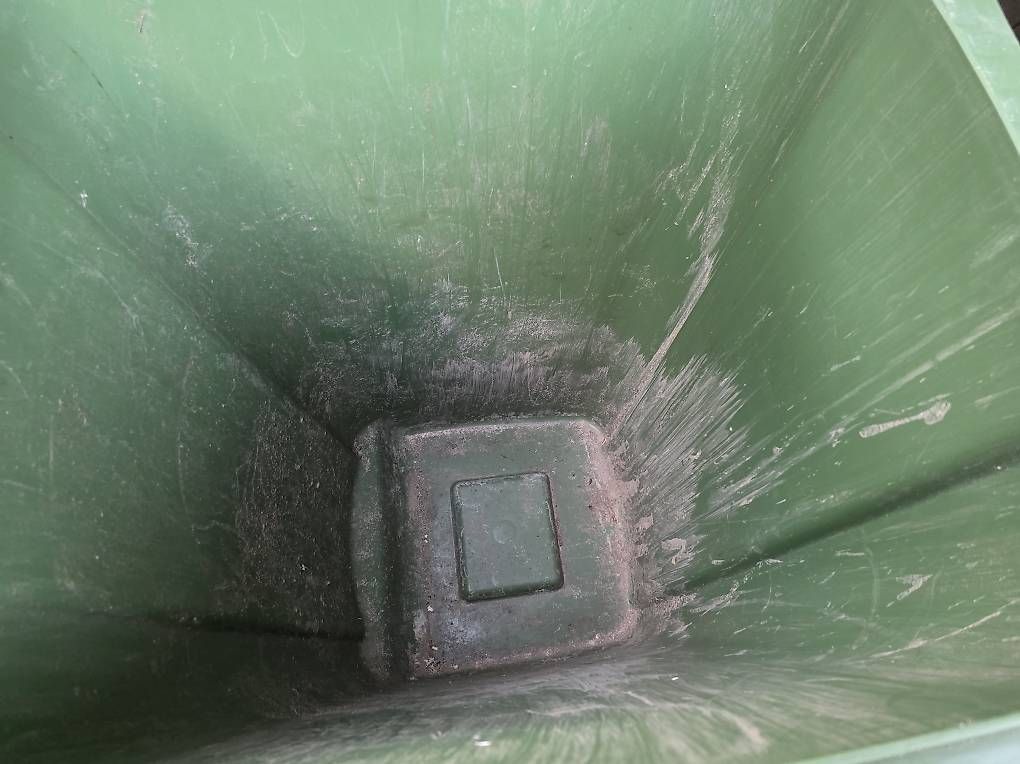 Korpus: 240 Liter Grüncontainer – Gebraucht aus Etziken von miata02 2