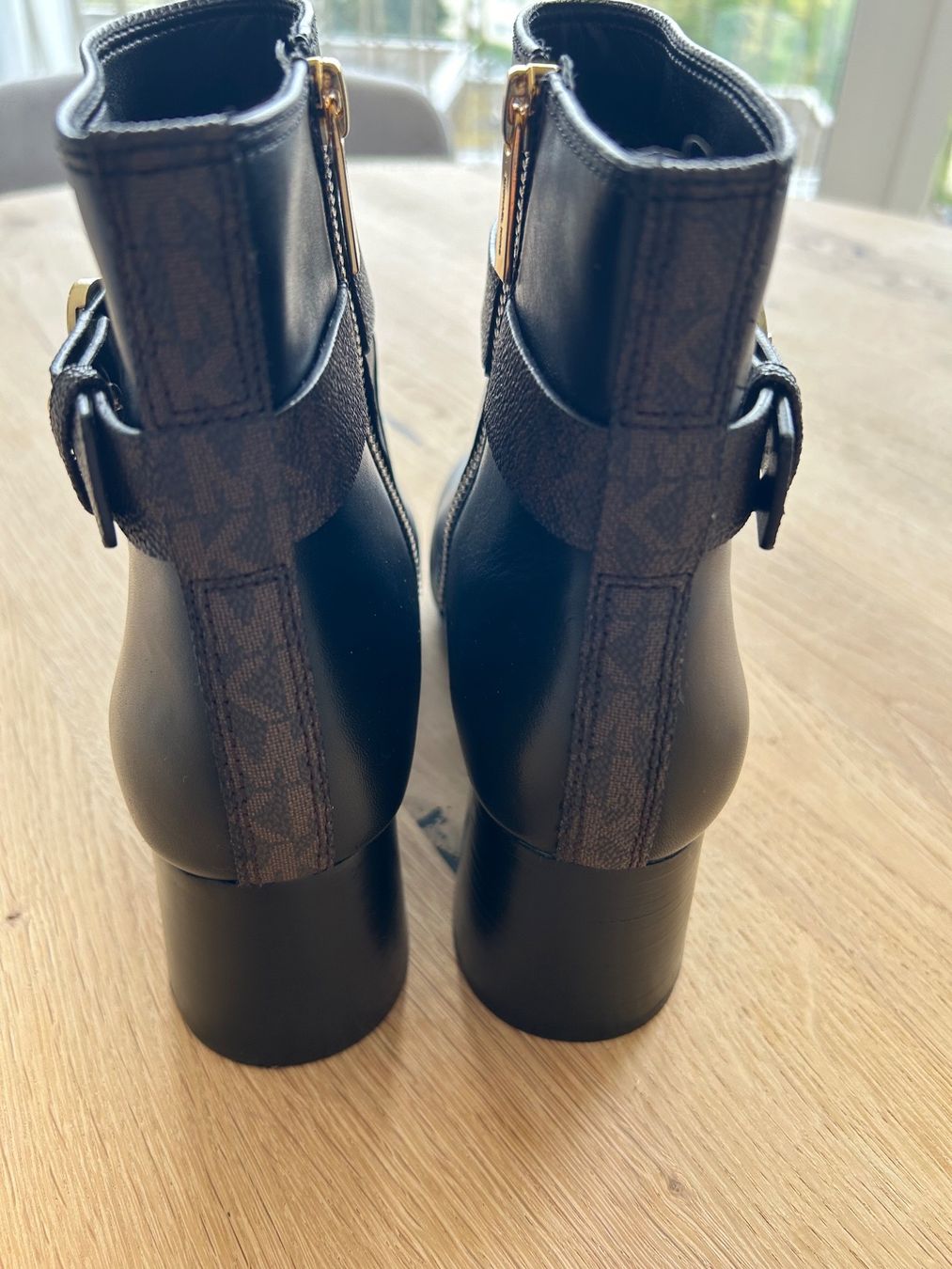 Michael Kors Scarpe da donna: Michael Kors Stiefeletten neu* – Nuovo (secondo la descrizione) da Kloten venduto da ArtPearl 2