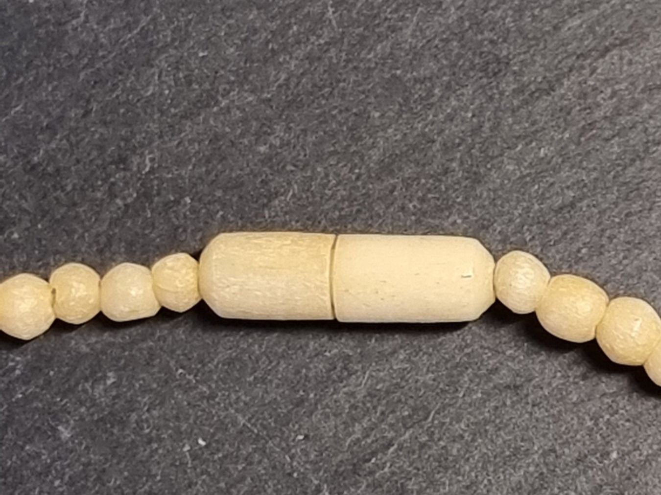 Catenine: Collier de perles en bois d'érable – Usato da Veyrier venduto da Leilazizou 1