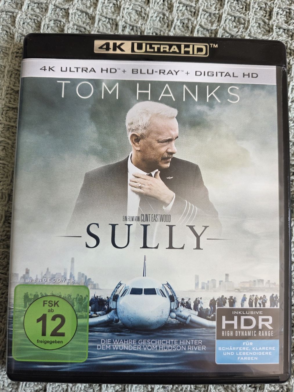 Tous les DVDs: Sully - 4K UltraHD + Blu-ray – D'occasion à Ellikon a d Thur par razzorblog