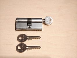 Türzylinder / Zylinder von Sacar mit 3 Schlüsseln. Top!