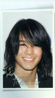 Booboo Stewart, Original Autogramm auf Foto in Farbe