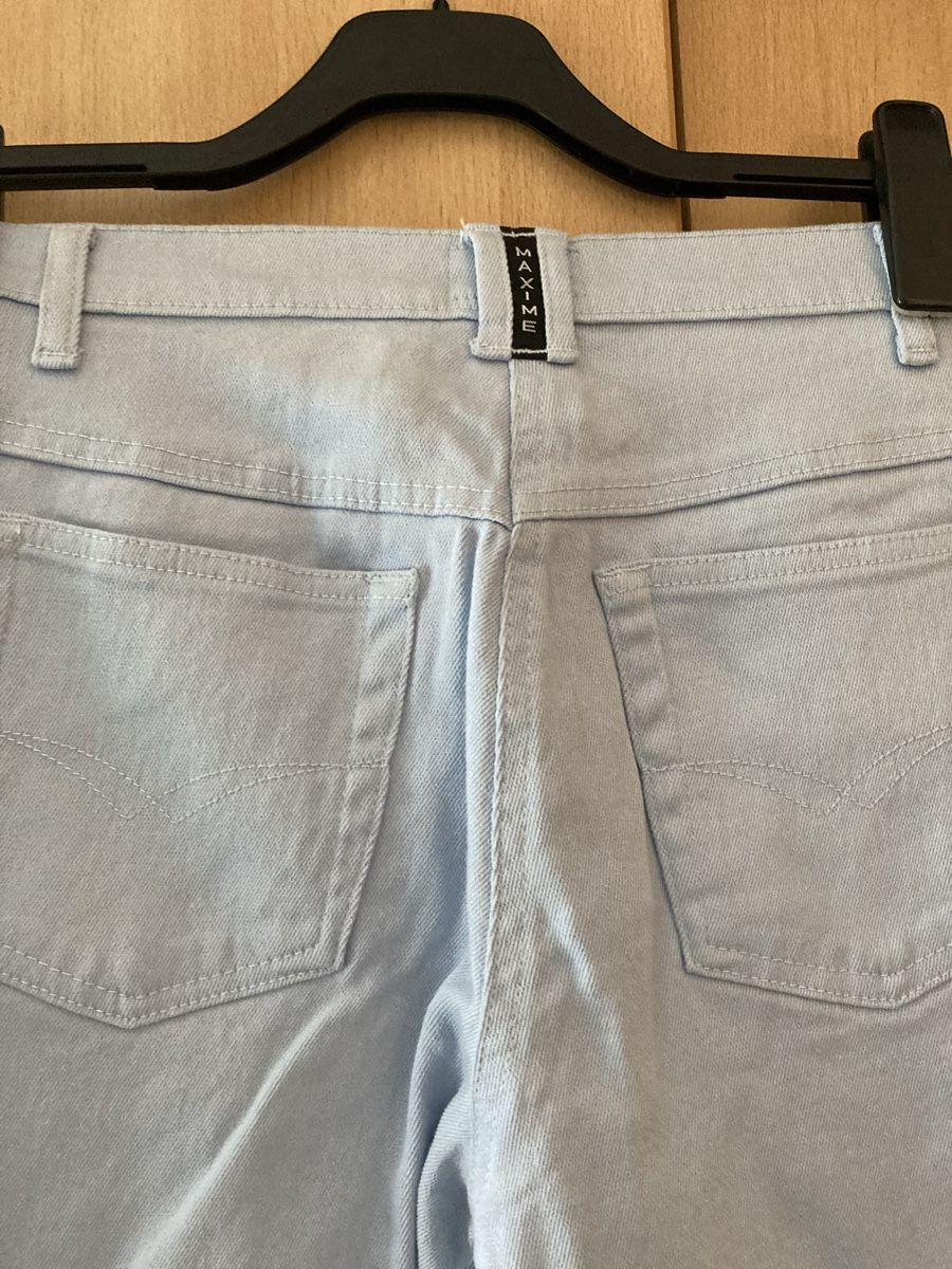 Jeans: Jeans neuf taille 38 – Nuovo e nell'imballaggio originale da Orbe venduto da Jade333