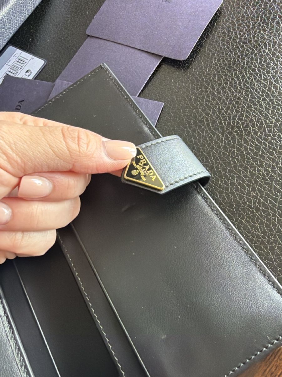 Prada Portamonete: Prada Wallet black leather with box and certifications – Usato da Beringen venduto da Edu-Nati 4