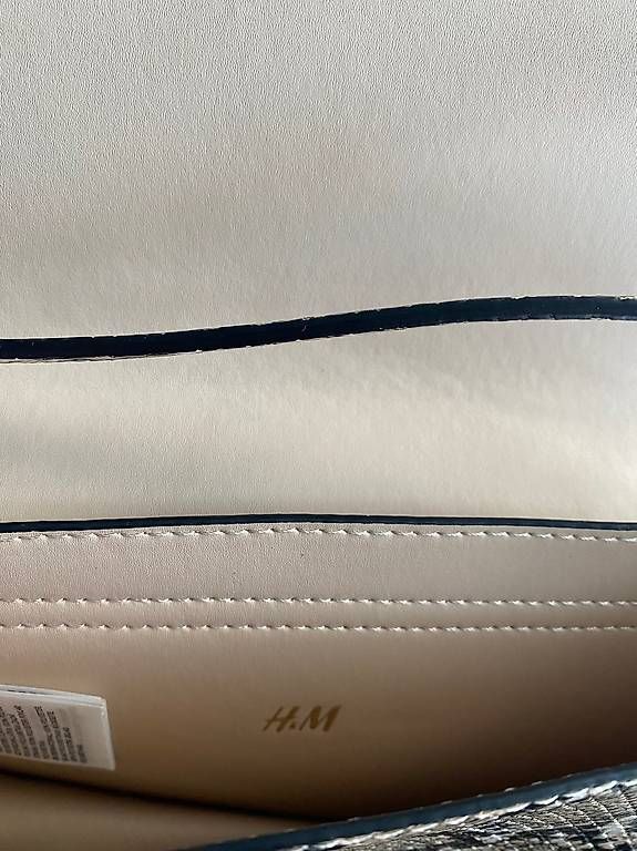 H&M Borse: Umhängetasche in Schlangenoptik – Usato da Dachsen venduto da Jay_3 3