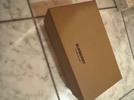 Burberry Karton / Box - ideal zur Aufbewahrung - Top!