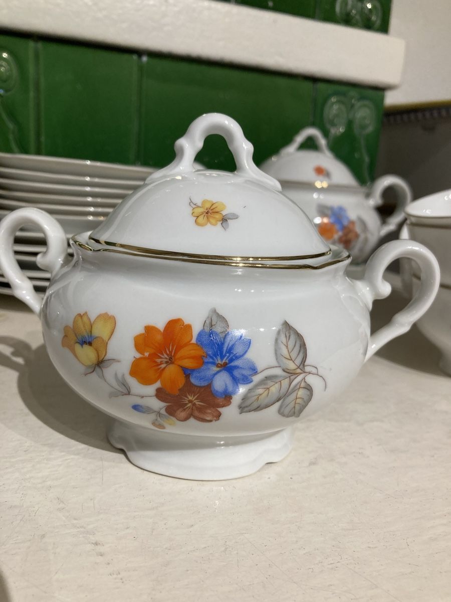 Geschirrsets: Tee- Kaffeeservice 12tlg. Blumendekor/Goldrand – Gebraucht aus Wolfwil von kreabea 3
