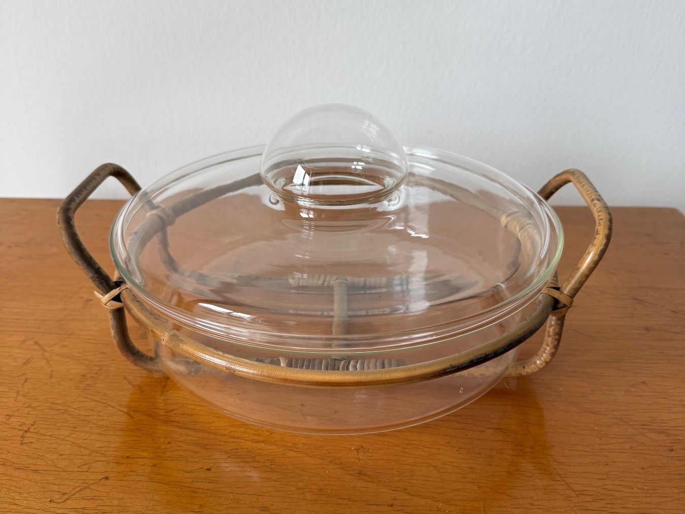 Bodum Küchengeräte: Vintage Bodum Hotpot mit Bambushalterung – Gebraucht aus Luzern von Mamutpe