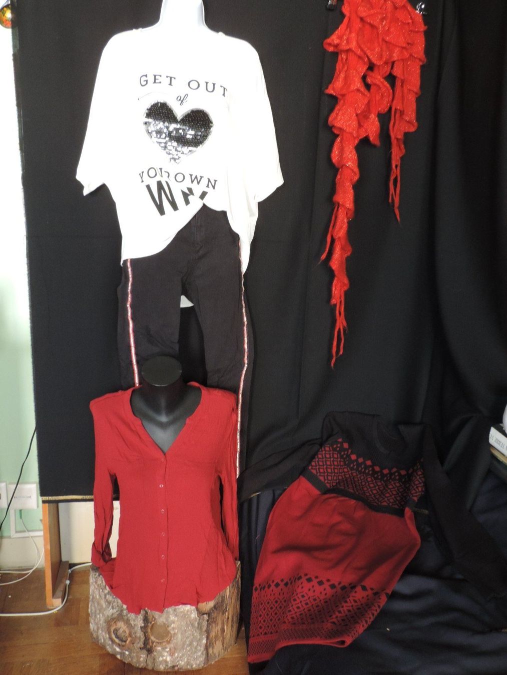 Lotti di vestiti: lot de vêtements – Usato da Genève venduto da Axelle333 1