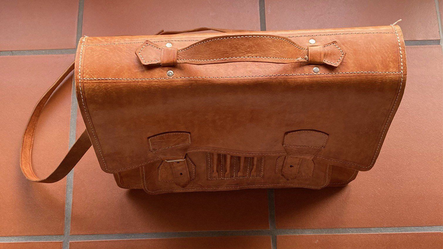 Valigie & Borse: Ledertasche – Usato da Orselina venduto da Vrenegonde 2
