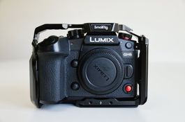 Panasonic Lumix GH-6 Body – Top Zustand + Cage + 3x Akkus