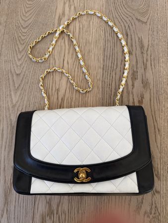Chanel Diana Lambskin Medium Single Flap schwarz/weiss