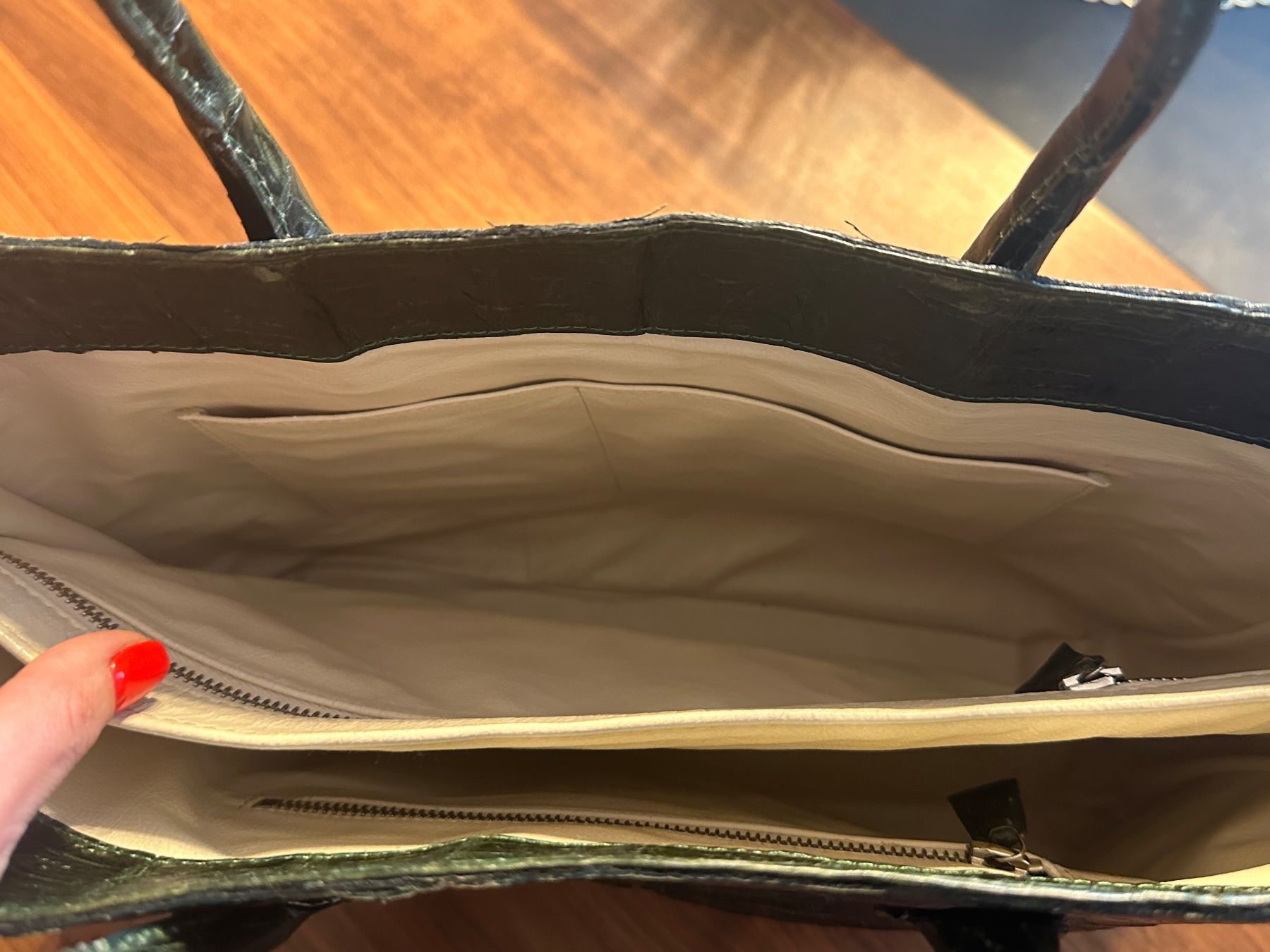 Borse da donna: Leder Handtasche aus Krokodil – Usato da Horgen venduto da Auction-Kings 4