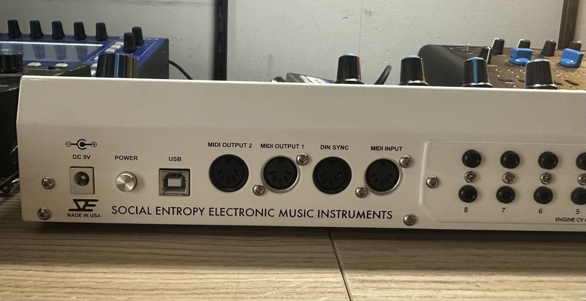 Musikinstrumente: Social Engine Entropy sequencer – Gebraucht aus Vevey von Dborg 3