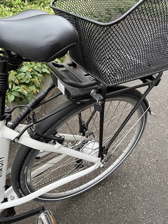 Leopard Vélos: E Bike Damen Leopard – D'occasion à Aarburg par nic_8jr7 2