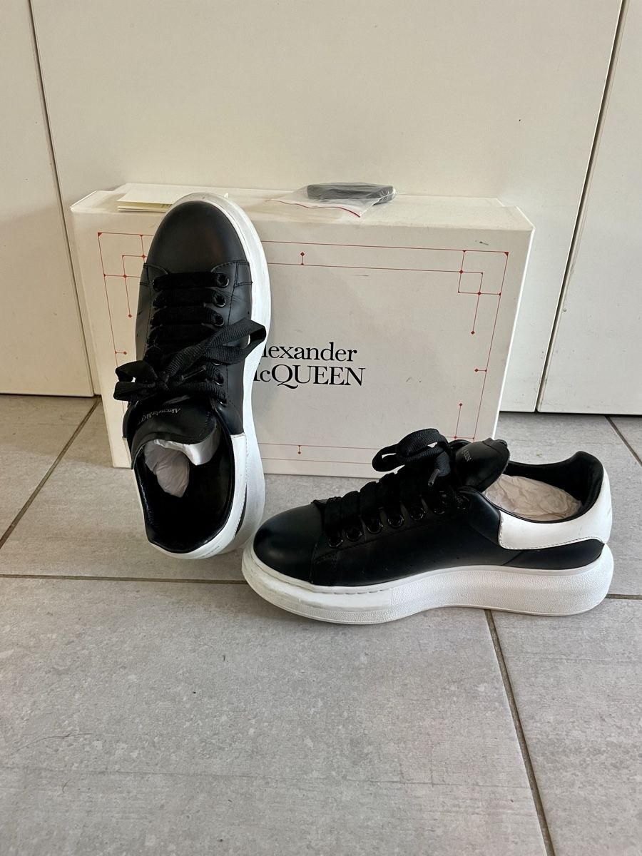 Alexander Mcqueen Scarpe da donna: Alexander McQueen Larry Sneakers 39.5 – Usato da Roche VD venduto da closetcleanse 2
