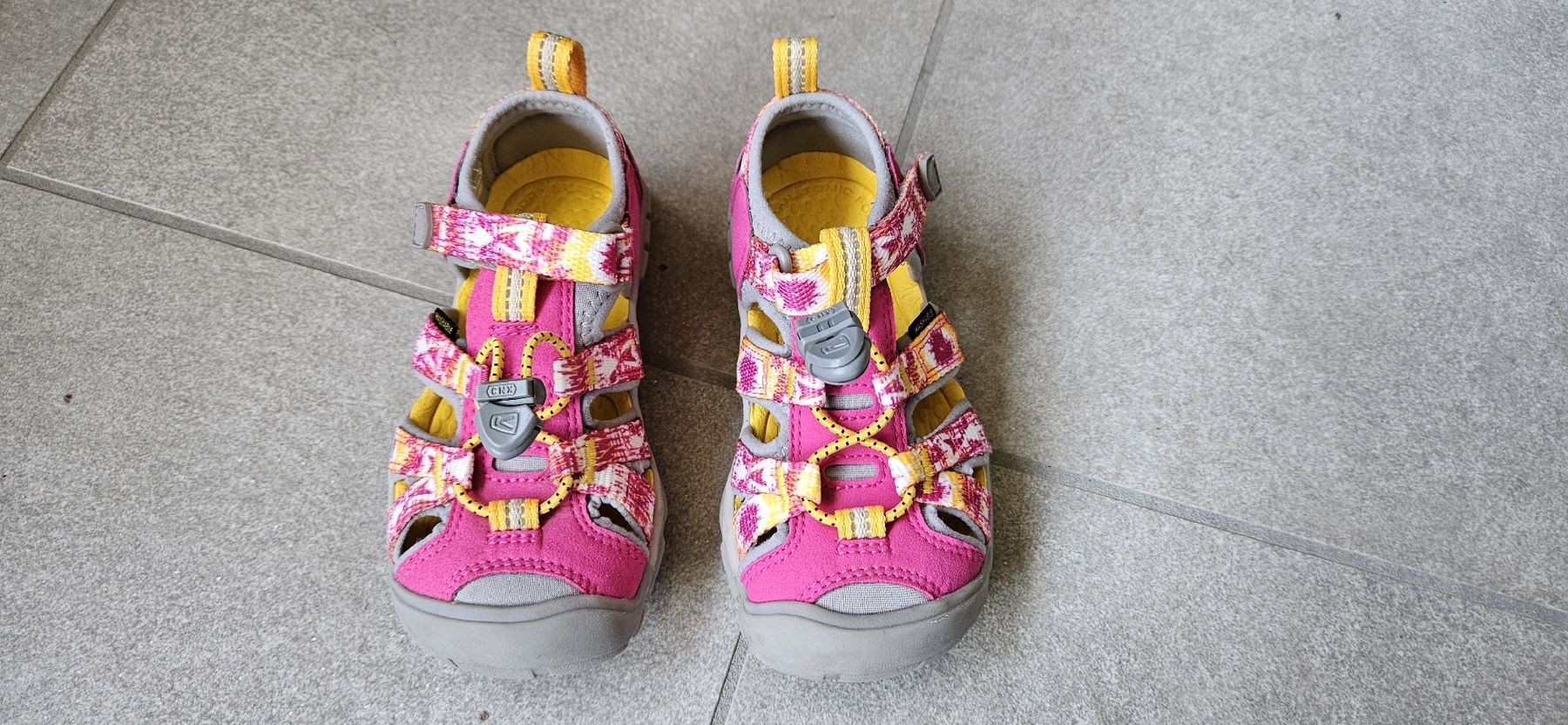 Keen Scarpe per ragazze: KEEN Sandalen Gr. 26/27 – Usato da Fällanden venduto da miriam_ski