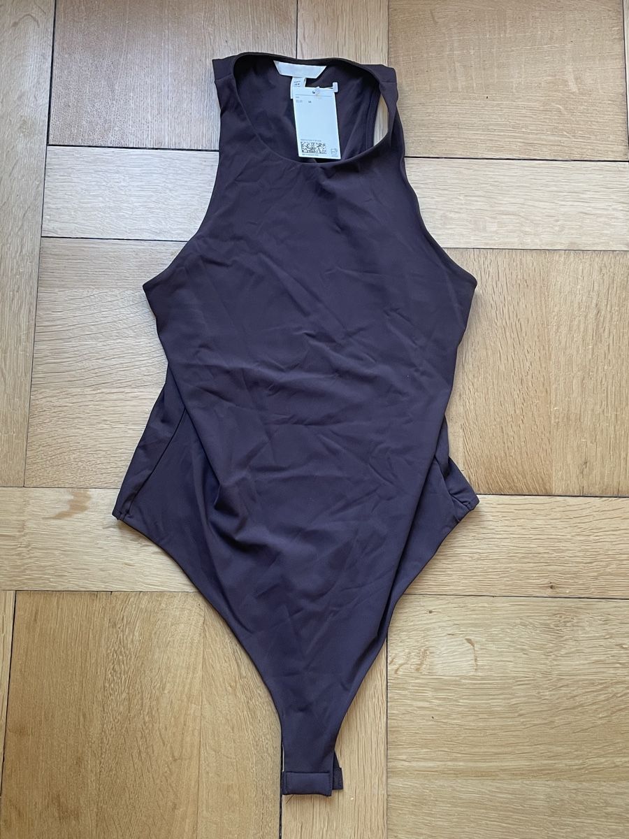 H&M Tops: Body H&M – Neu und originalverpackt aus Baden von Mc1r90