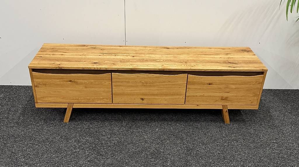 TV Möbel: Sideboard / TV-Lowboard Wildeiche massiv 180 cm – Gebraucht aus Münchenbuchsee von Mekran 4