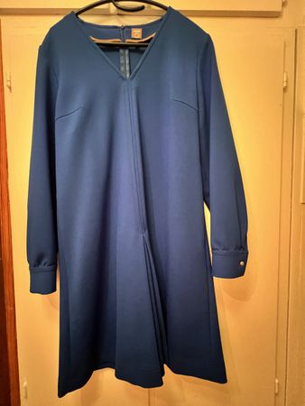 Boss Kleid blau mit langen Ärmeln guter Zustand