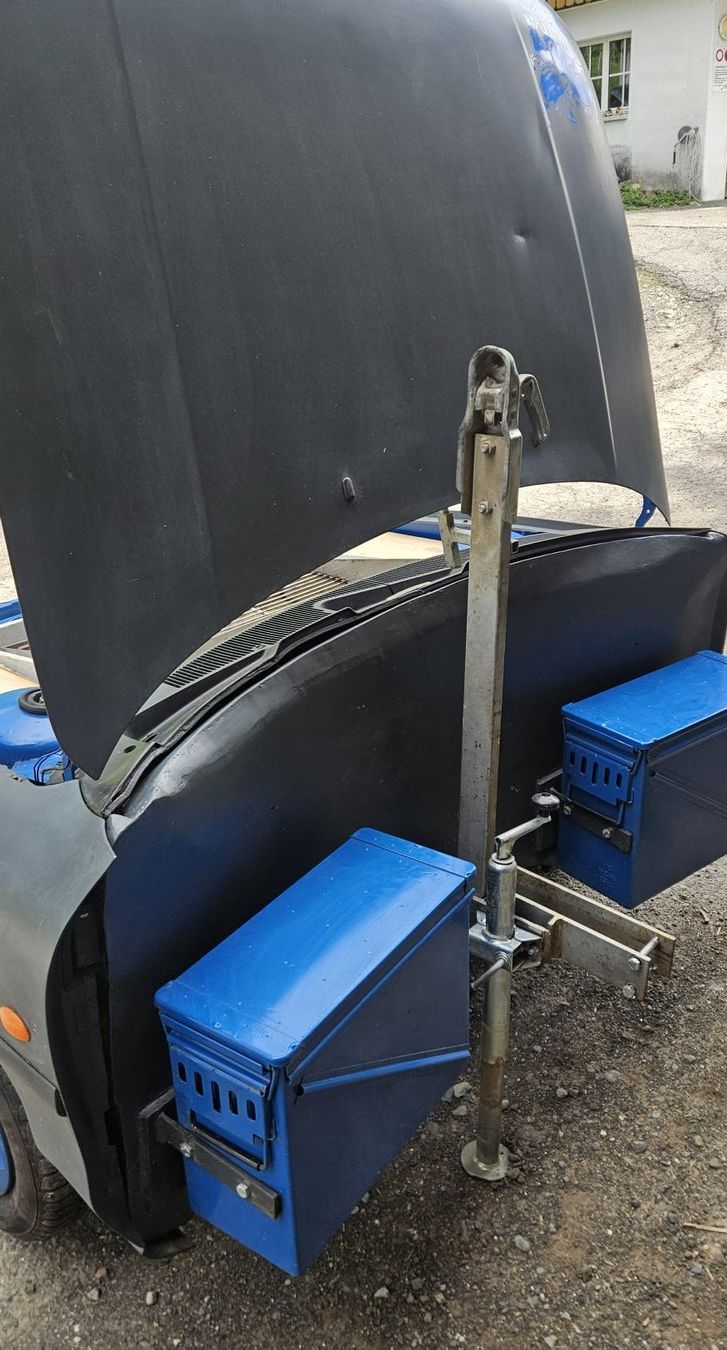Accessori per altri veicoli: Grill aus Autofront (Eigenbau) – Usato da Oberiberg venduto da Jess6200 3