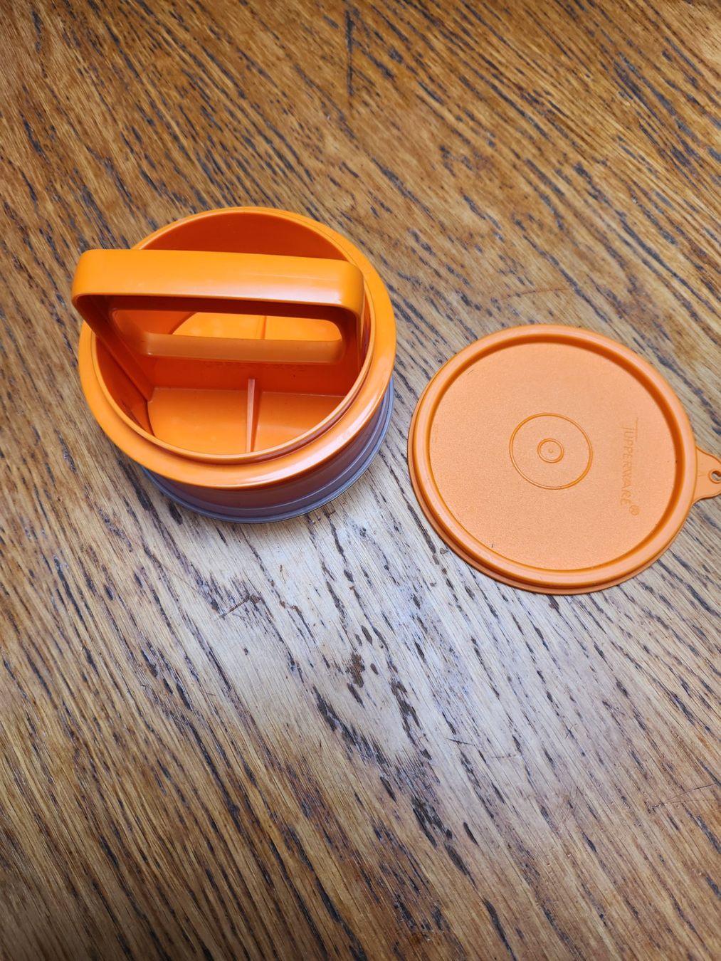 Tupperware Contenitori & Simili: Tupperware Hamburgerpresse 5Tlg. NEU – Nuovo (secondo la descrizione) da Gstaad venduto da Meiel2020 5