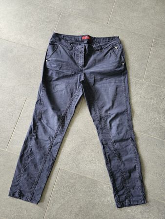 blaue Chinohose
