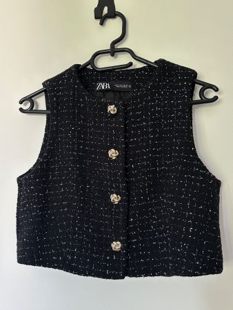 Zara Top schwarz mit goldigen Knöpfen